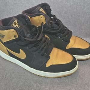 Air Jordan MELO Black and Gold High-Top Sneakers. MEN SIZE 10. RETRO